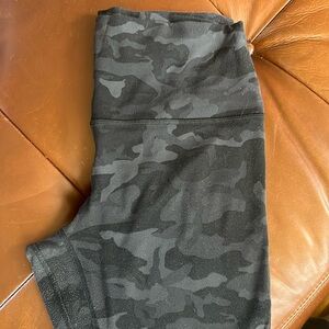 Lululemon Align High Rise Pant 28”, 8, Heritage Camo, Deep Coal Multi